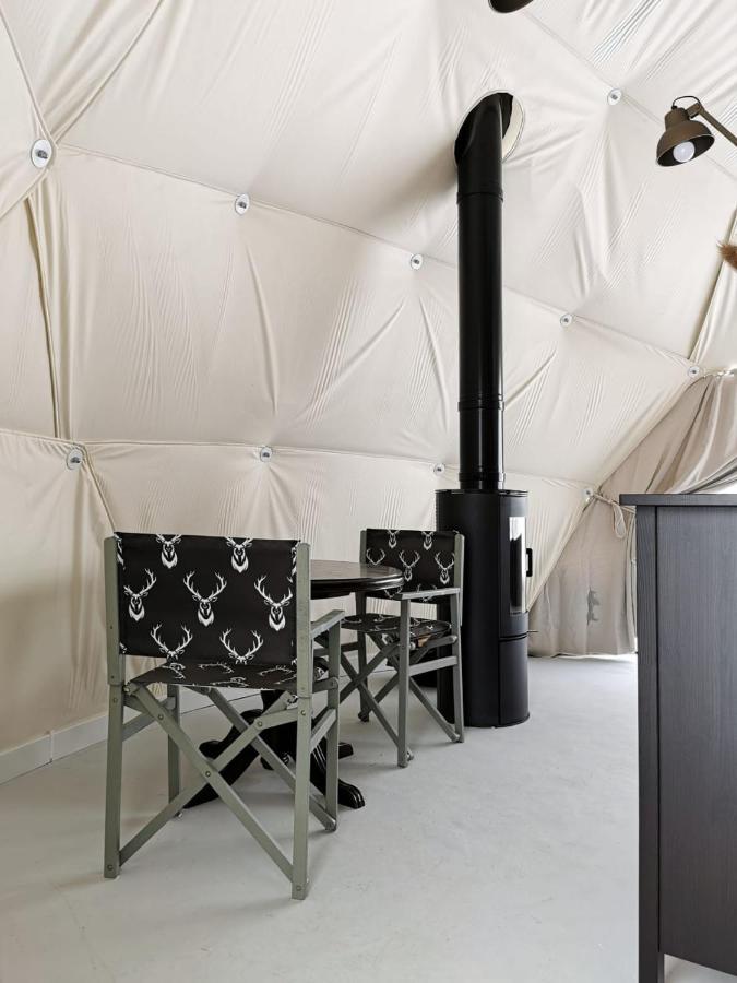 ホテル Glamp Siedlisko コシチェリスコ エクステリア 写真